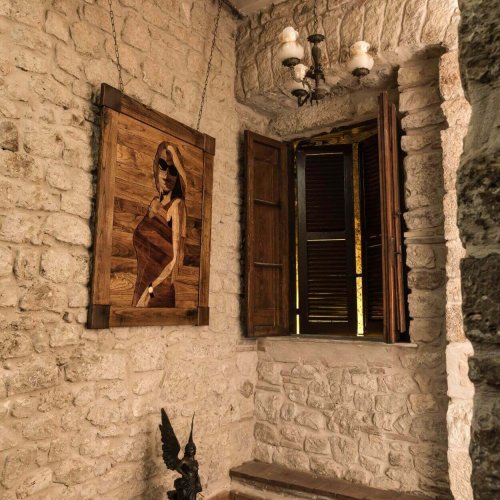 Opera musiva in legno Ritratto Donna Anna Quadro in legno Ritratto Donna Anna - Ambientato 2